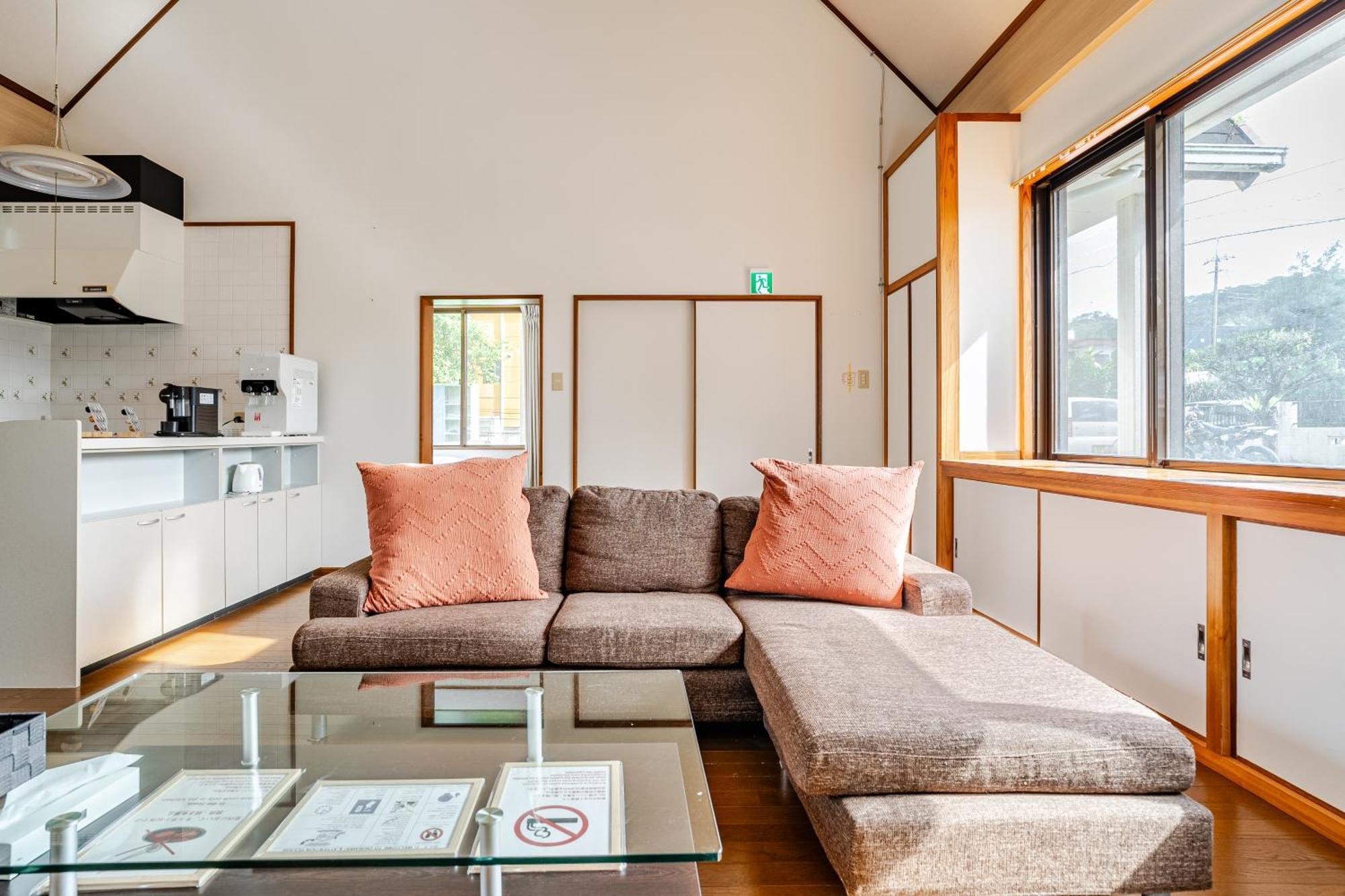 Base In Onnason: Home-like Okinawa With Premium Amenities *