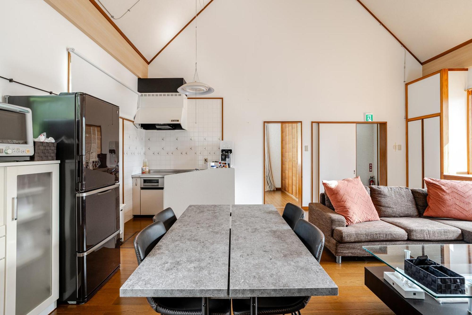 Base In Onnason: Home-like Okinawa With Premium Amenities Villa
