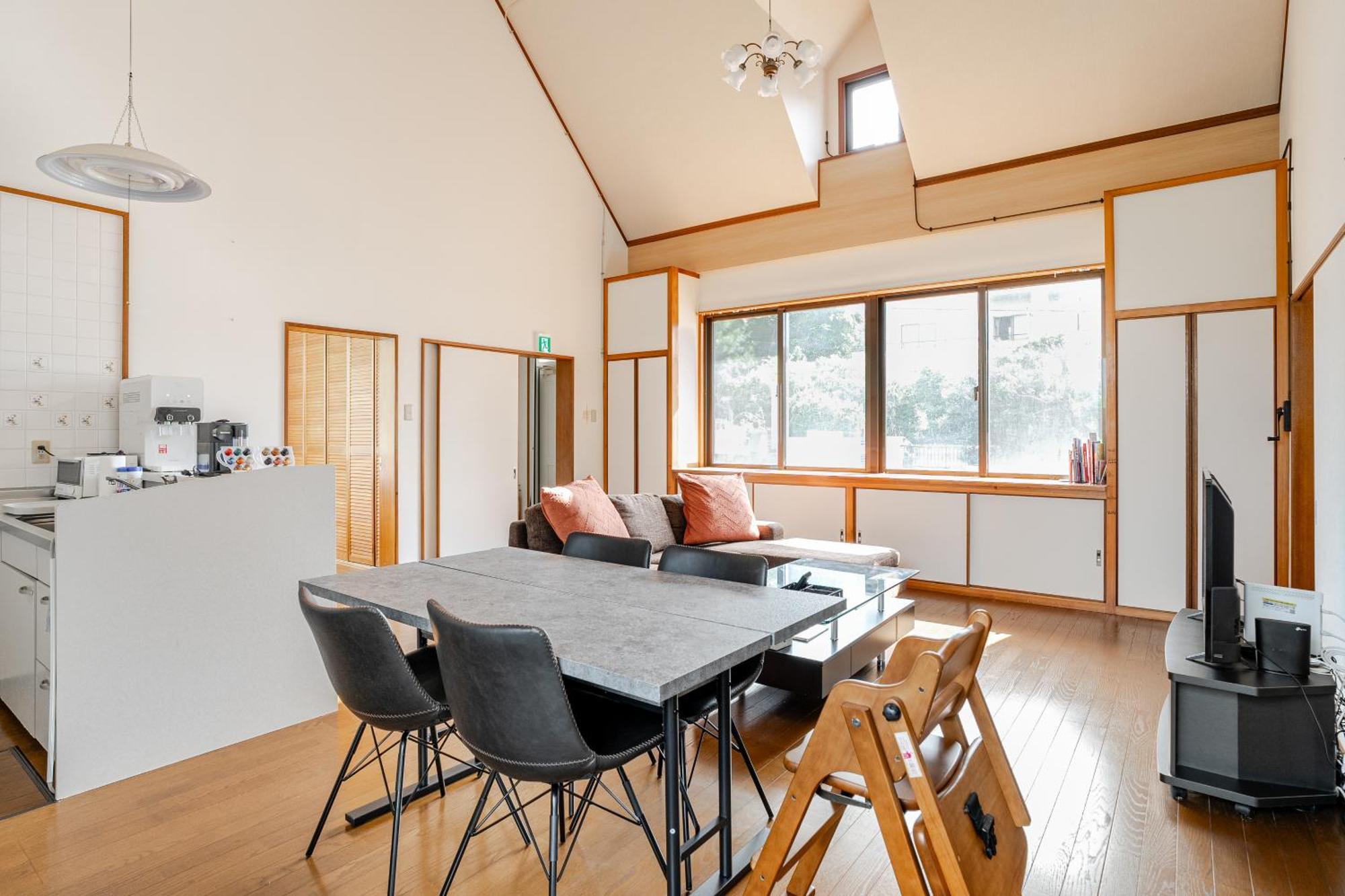 Villa Base In Onnason: Home-like Okinawa With Premium Amenities Onna