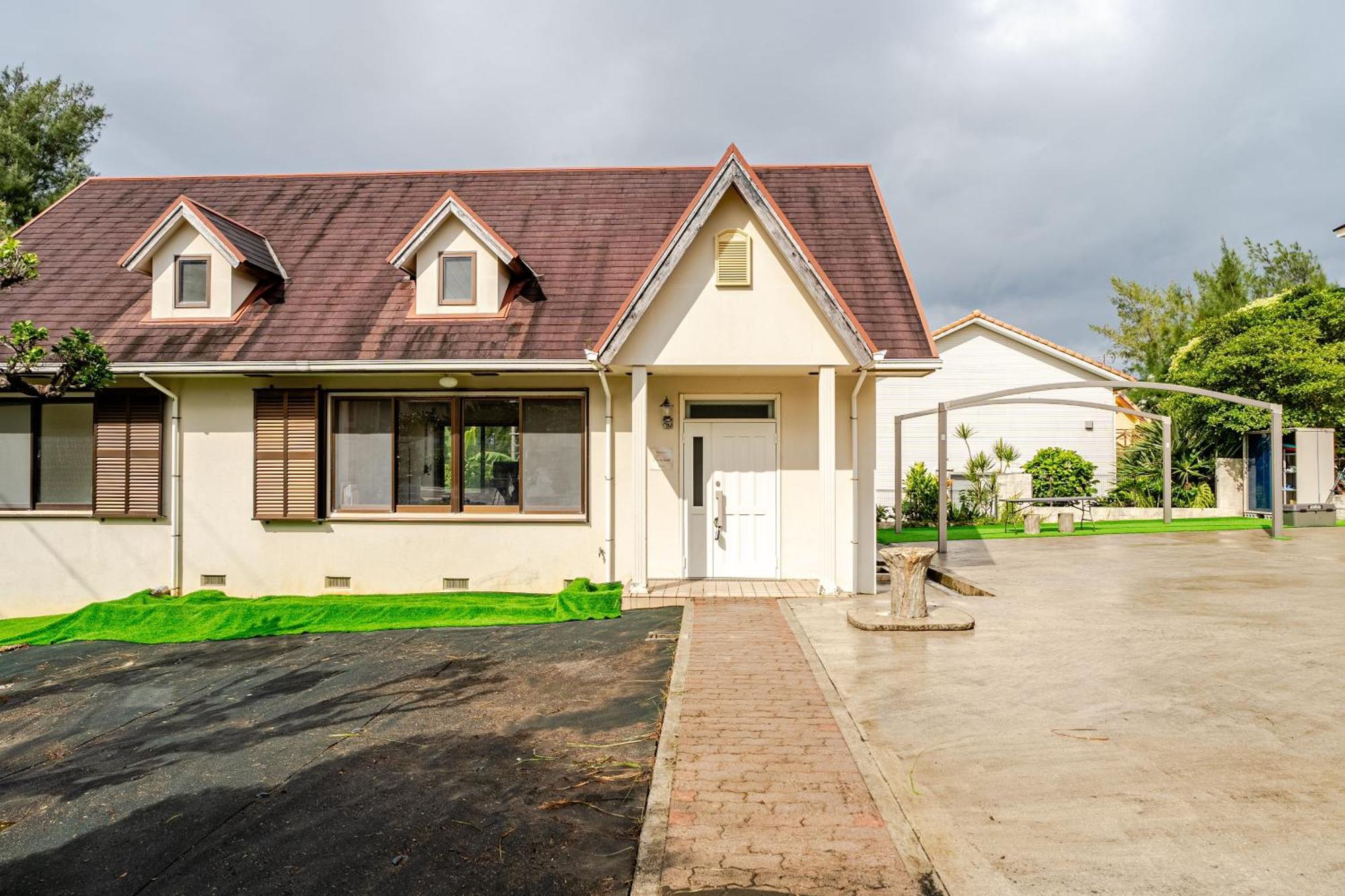 Villa Base In Onnason: Home-like Okinawa With Premium Amenities